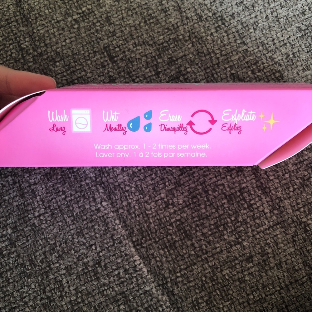 Makeup Eraser - Picture 2 of 4